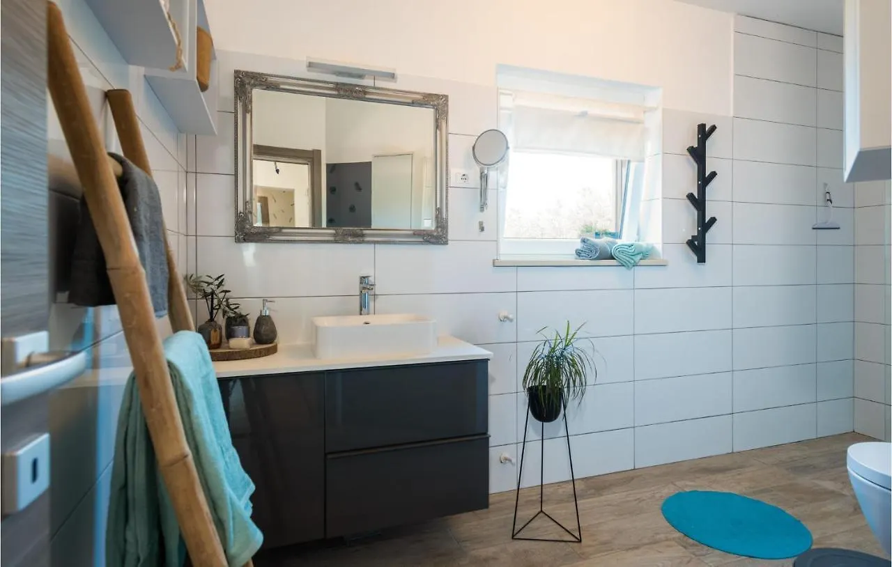 Gorgeous Home In Fazana With Wifi 0*,  Hırvatistan