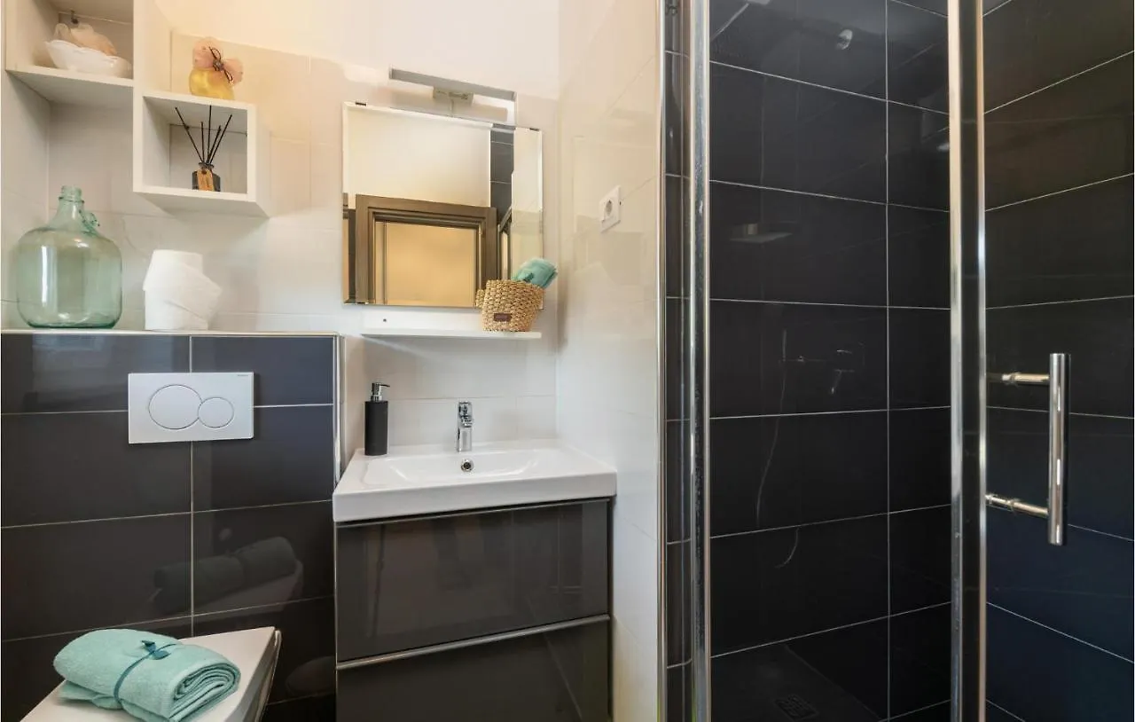 Gorgeous Home In Fazana With Wifi Hırvatistan